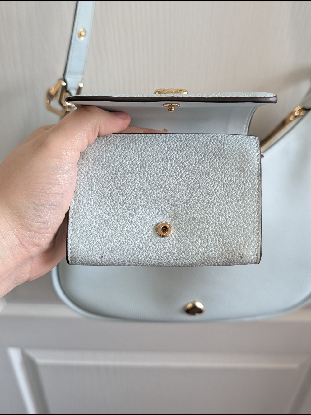 kate spade light blue pebble leather shoulder bag with gold hardware - Picture 7 of 9